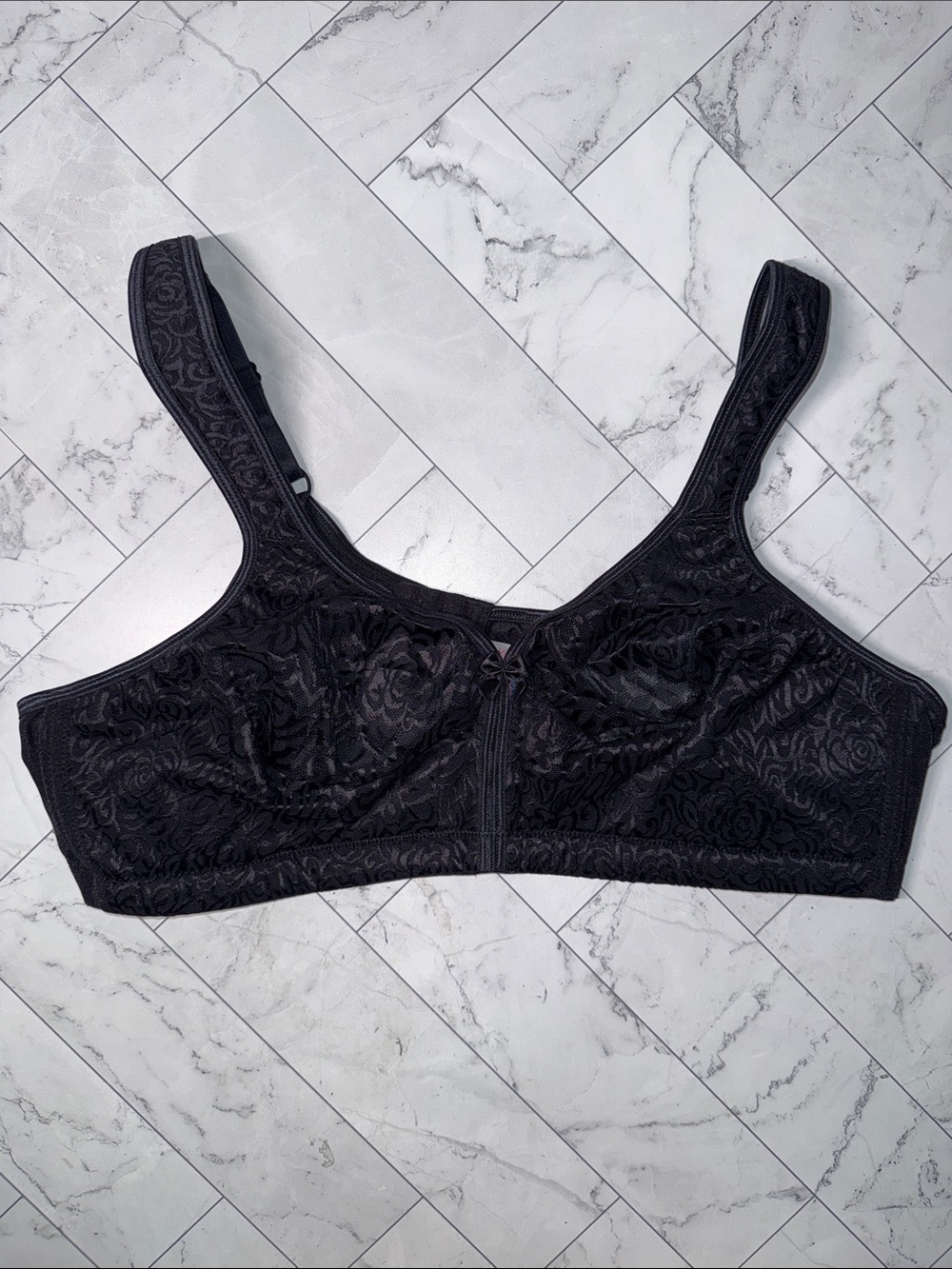 NWT Breezies Wild Rose Seamless Wirefree Support Bra Core Black 46C